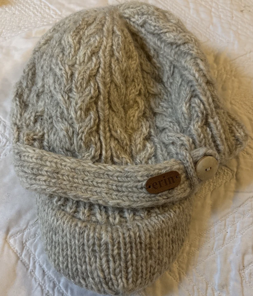 Gorra Erin Knitwear de lana irlandesa pico para mujer, avena Irlanda Foto 1 de 4