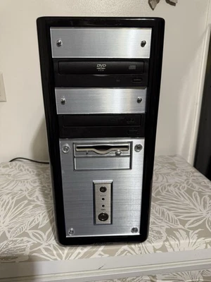 G.Skill Custom PC powers up [read] - Image 1 of 4