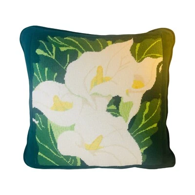 Almohada punta aguja 18" Cala Lily blanca verde amarilla hecha a mano contemporánea usada en excelente estado Foto 1 de 4