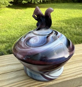 Vintage Imperial Purple Slag Glass Squirrel Lidded Covered Trinket Candy Dish - Picture 1 of 7