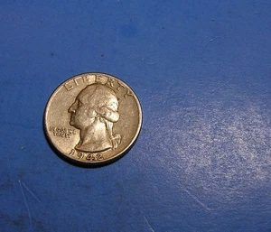 1942 Washington Quarter - Picture 1 of 4