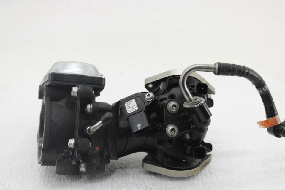 18-23 Harley Davidson Softail M8 107 Throttle Body Intake Manfold - Image 1 of 4