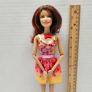 Barbie Fashionistas Teresa Puppe mit Outfit Rainbow Wave 1 - Gelenk - #X7871 - Bild 1 von 6
