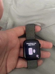 Apple Watch Series 9 45 mm boîtier en aluminium débloqué - Photo 1 sur 2