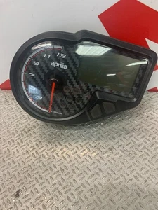Aprilia RS4 Tuono 125 Speedo clocks speedometer 2D000260 low miles of 165 2017 - Picture 1 of 4