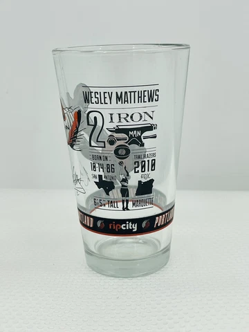 Portland Trail Blazers Pint Glass ~Wesley Matthews ~NBA 2013-2014 Iron Man ~RARE Cover