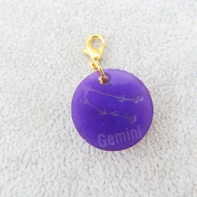 GEMINI Zodiac Sign Charm Zipper Pull Keychain Add On Clip Gold Tone Purple Resin - Image 1 of 4