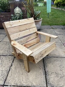 childs wooden Garden Chair - Picture 1 of 2