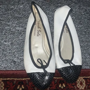 womens french sole black and white leather flat shoes size 7 - Picture 1 of 3