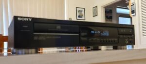 VINTAGE SONY CD PLAYER/MADE IN JAPAN