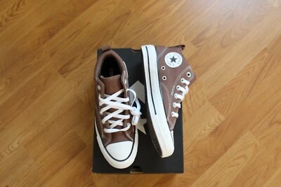 NOVO COM ETIQUETAS SAPATOS MENINOS CONVERSE TAMANHO 5.5 CTAS MALDEN STREET - Imagem 1 de 4