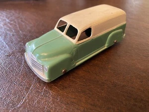 Vintage green/white Tootsietoy 1950 Chevrolet Suburban GMC Panel Truck 4" -nice! - Picture 1 of 6