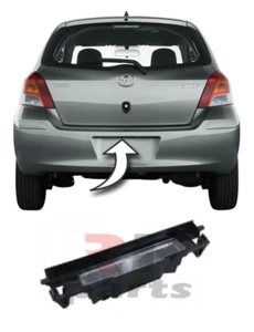 PER TOYOTA YARIS (XP90) 2006-2009 NUOVA TARGA PARAURTI POSTERIORE LUCE - Foto 1 di 7