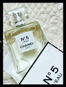 CHANEL 5 PERFUME BOTTLE FASHION POSTER WALL ART PRINT HOME DECOR A4 GIFT 09 - Picture 1 of 1