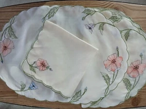 B.M. JABARA & SONS 3 oval placemats/1 napkin set - NEW - Picture 1 of 1