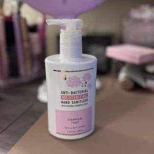 Bath and Body Works | Bomba Hidratante Tostadas Champagne Desinfectante de Mano Tamaño Completo - Imagen 1 de 4