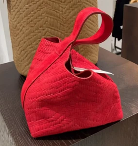 ZARA BNWT 2025. RED BRAIDED LEATHER SUEDE MINI BUCKET BAG. 6539/610/600 - Picture 1 of 10
