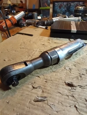 Trinquete neumático Chicago de 3/8 pulgadas Foto 1 de 4