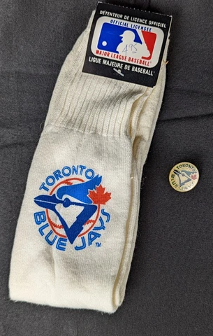 Toronto Blue Jays Logo - Socks CANADA Maple Leaf NWT VTG  & Vintage Pin Cover
