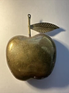 Ornamenti Natalizi Mela Metallo Ottone Cavo Vintage Alto 4” con Stelo e Foglia - Foto 1 di 15