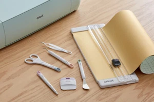 Cricut Essential Tool Set - Picture 1 of 6