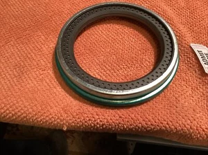 CR43860 WHEEL SEALS One New - Picture 1 of 6