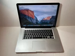 Apple MacBook Pro A1286 fine 2008 15" Core 2 Duo 4 GB 120 GB SSD El Capitan computer portatile - Foto 1 di 13