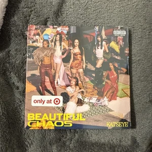 KATSEYE Tiny Vinyl 4" Edition Gnarly/Gabriela Exclusive Target - Imagen 1 de 2