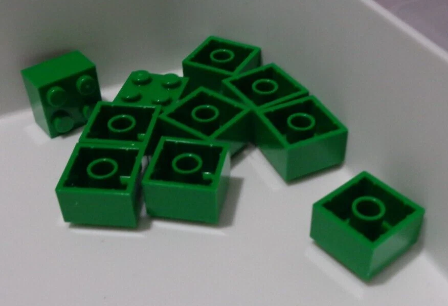 LEGO  Pieces & Parts 3003 300328 2x2 Bricks Dark Green x10 - Image 1 of 1