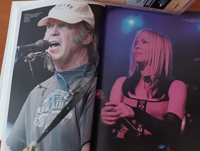 Neil Young DVD Audio Plus BONUS Item  read  - Bild 1 von 4