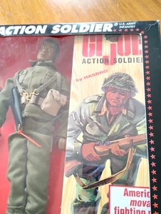G.I. 1993 JOE EDIZIONE COMMEMORATIVA ACTION SOLDATINI SET NRFB AFROAMERICANO - Foto 1 di 10