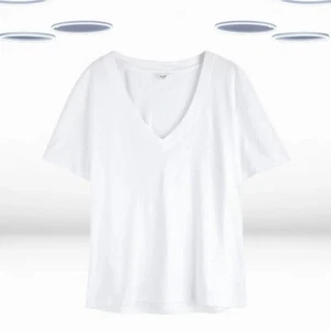 Ex Hush Women’s Short Sleeve Linen Blend Deep V-neck T-Shirt in White (Defect) - Picture 1 of 5