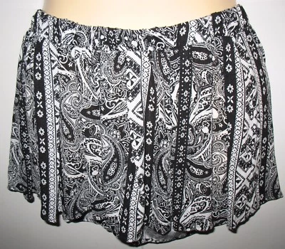 R2D - NUEVO - JUNIOR GRANDE - BLANCO Y NEGRO - 100% RAYÓN CINTURA ELÁSTICA PANTALONES CORTOS   Foto 1 de 2