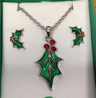 Christmas Holly Inlaid Paua Shell Pendant On A Chain And Matching Stud Earrings - Imagem 1 de 4