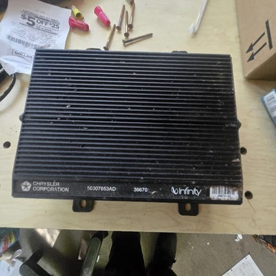 Amplificador amplificador coche Jeep Cherokee XJ 97-01 OEM Infinity 56007653AD ENVÍO GRATUITO Foto 1 de 3