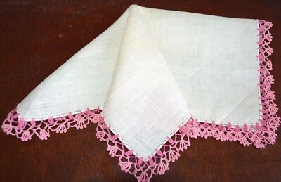 VINTAGE HANKIE 1940s OFF WHITE IRISH LINEN WITH HAND CROCHET PINK TRIM NEW - Image 1 of 4