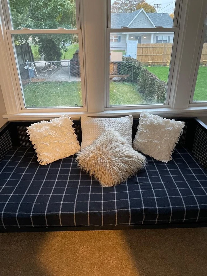 Cama de día CB2 Boho de ratán Foto 1 de 1