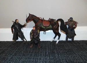 Lord of the Rings The Two Towers Deluxe Aragoen & Brego, Gimli, Haradrim Archer - Picture 1 of 14