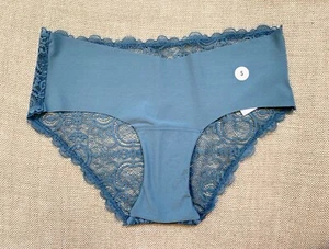 GILLY HICKS by Abercrombie Hollister PANTIES Blue Lace Back Hiphugger M NWT - Picture 1 of 3