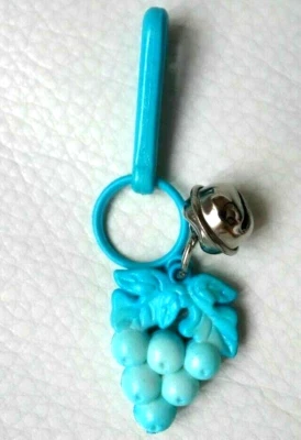 Porte clé clef bijoux de sac fille RAISIN BLEU avec grelot Blue Grape charm - Photo 1/4