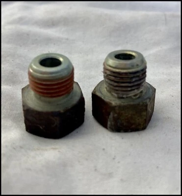 Фитинги масляного охладителя трансмиссии Ford Crown Victoria Town Car Marquis 1998-2011 годов выпуска - Изображение 1 из 4