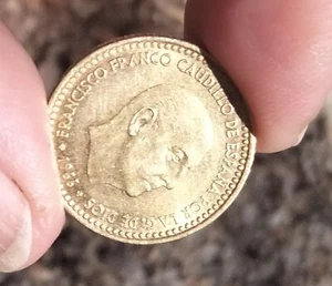SPAIN FRANCISCO FRANCO CAUDILLO COIN 1PESETA. 'BLONDIE' - Picture 1 of 4