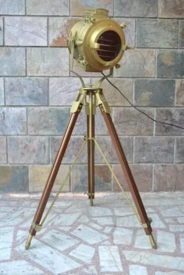 HOLLYWOOD STUDIO FLOOR LAMP SEARCHLIGHT - SPOT LIGHT WITH TRIPOD STAND - Image 1 of 4