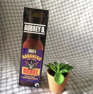 Aubrey D. Habanero Rebel Fiery Hot Sauce - Bild 1 von 3