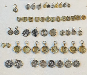 Ancien sceau insigne lettres breloques poétiques en argent massif à épiler - Photo 1 sur 16