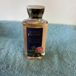 Bath & Body Works Perfect Peony Shea + Vitamin E Duschgel 10 flüssige Unzen Duschgel - Bild 1 von 4