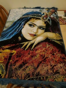 Vintage Handknotted Persian/Turkish Wall Hanging with beautiful girl pattern  - Bild 1 von 12