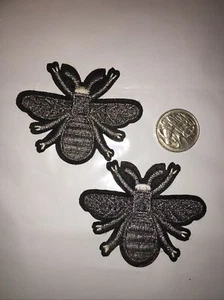 2 Bee Sew On Patch Patches Appliqué 8 cm x 6.3 cm Bees Black White Silver - Picture 1 of 4