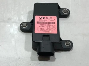 HYUNDAI IX35 2014 2.0 DIESEL ESP YAW RATE SPEED SENSOR 95690-2S000 /2009-15 - Picture 1 of 5