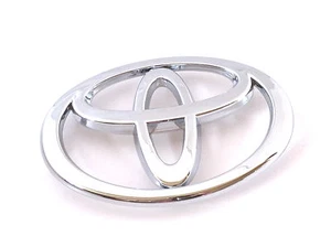 Genuine New TOYOTA FRONT BUMPER BADGE Emblem Logo Yaris MK4 2020+ 90975-W2021 - Picture 1 of 2